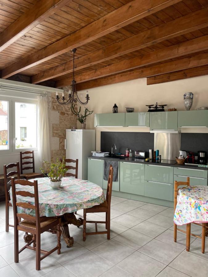 Chez Sarah - L'Escapade Bed & Breakfast Javerlhac-et-la-Chapelle-Saint-Robert Exterior photo